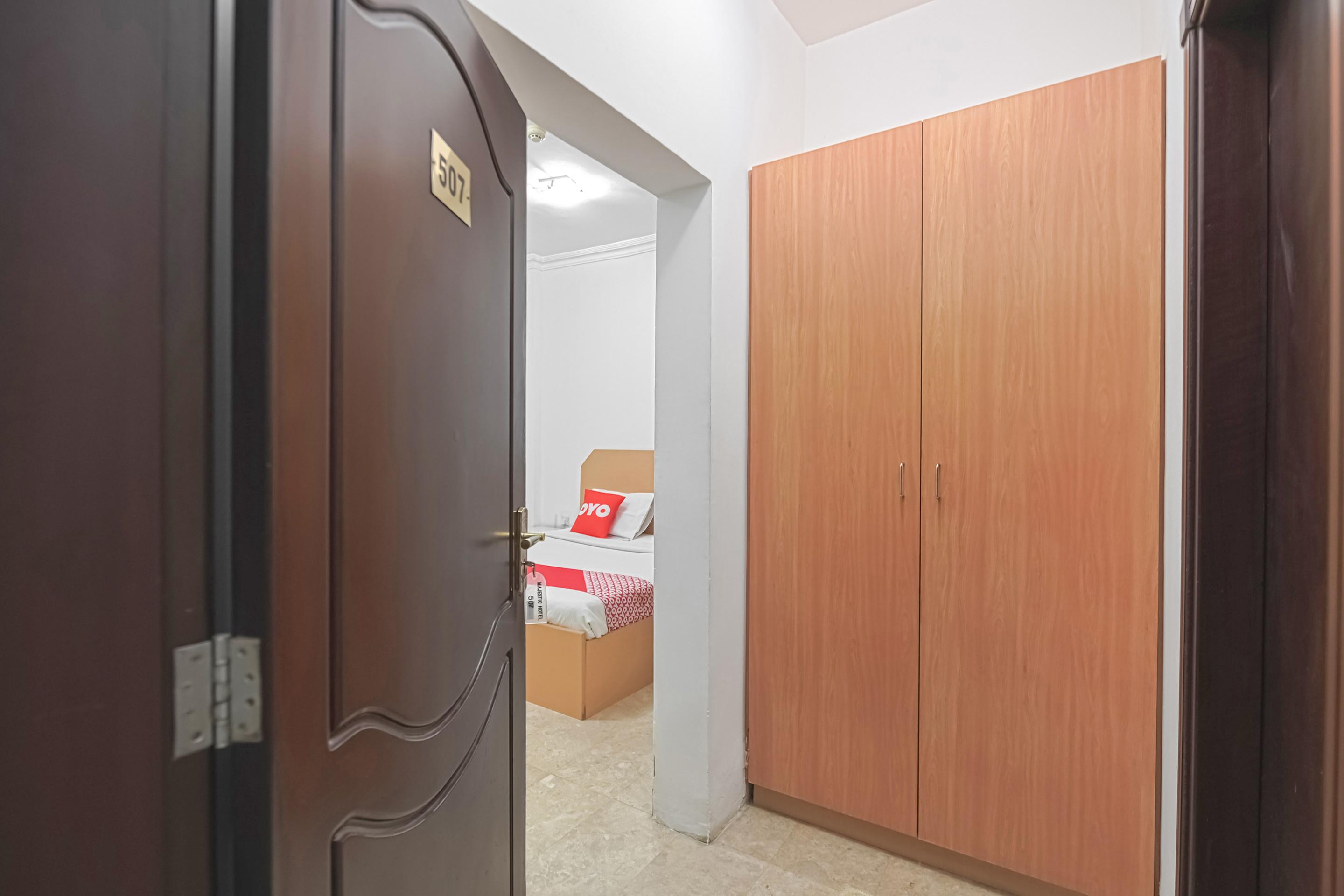 โอโย 117 มาเจสติก โฮเต็ล Hotel Wadi Kabir ภายนอก รูปภาพ