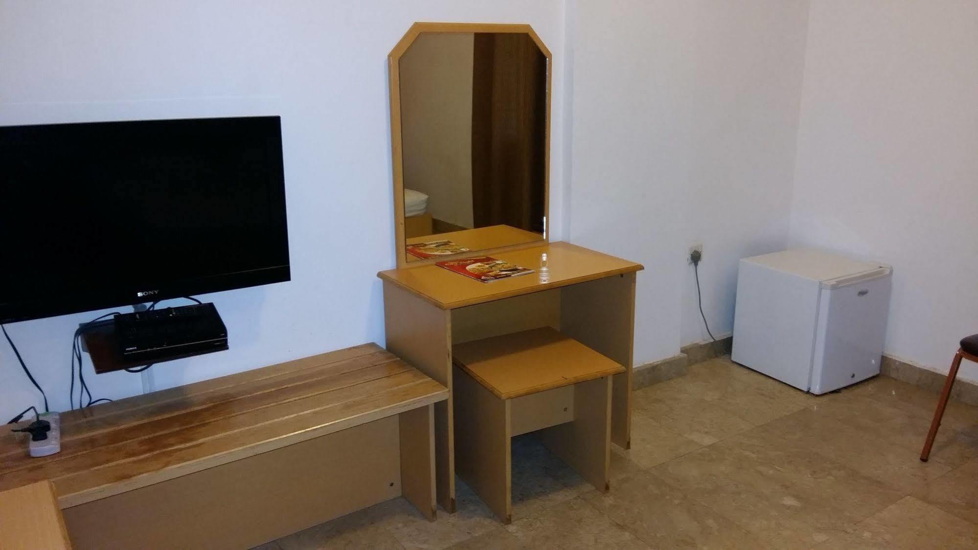 โอโย 117 มาเจสติก โฮเต็ล Hotel Wadi Kabir ภายนอก รูปภาพ