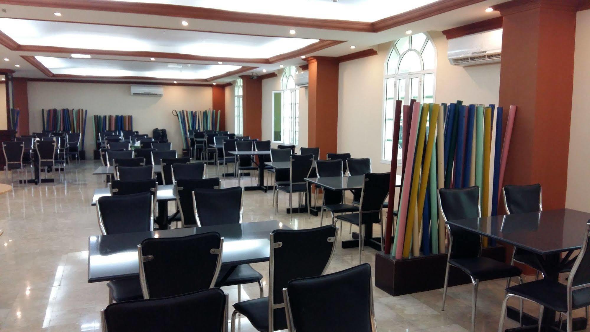 โอโย 117 มาเจสติก โฮเต็ล Hotel Wadi Kabir ภายนอก รูปภาพ