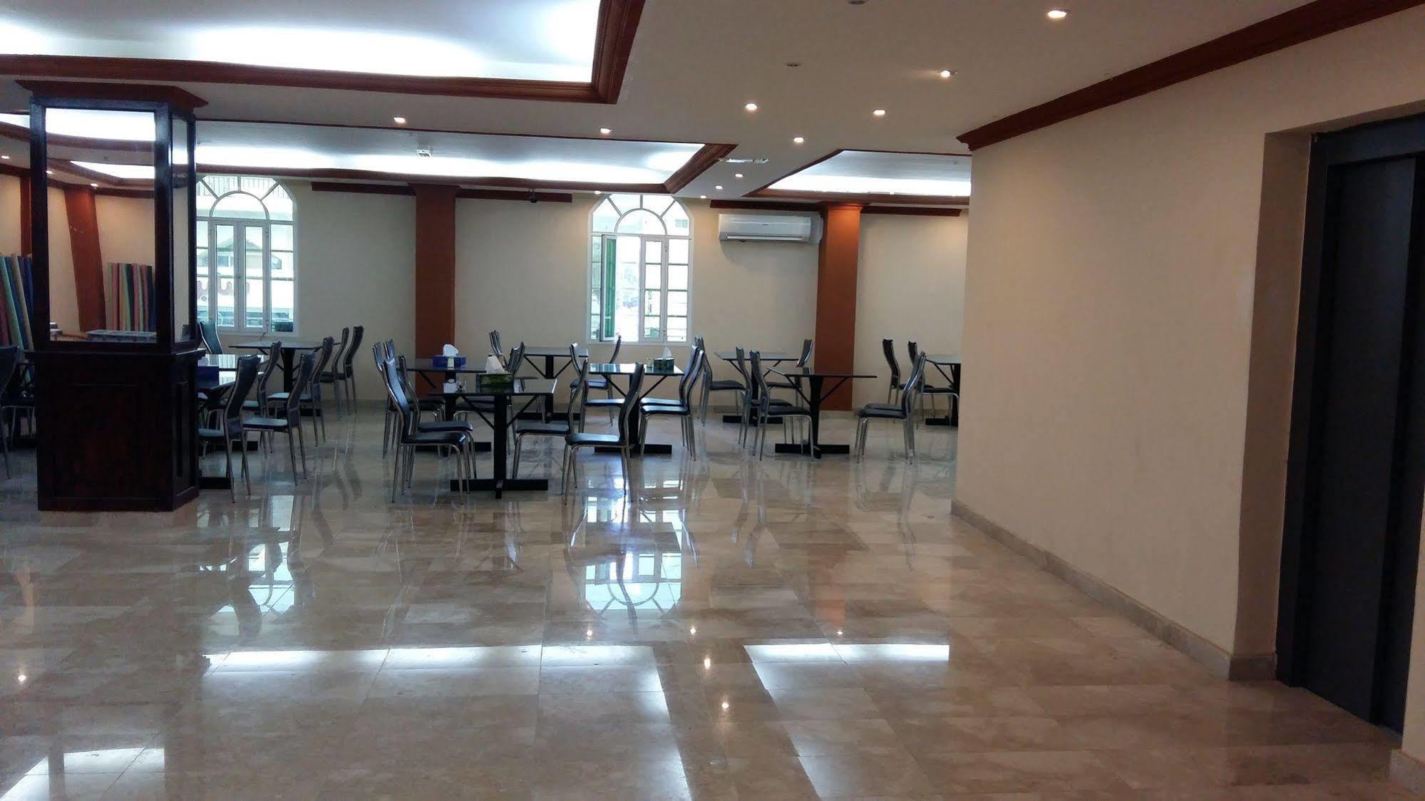 โอโย 117 มาเจสติก โฮเต็ล Hotel Wadi Kabir ภายนอก รูปภาพ