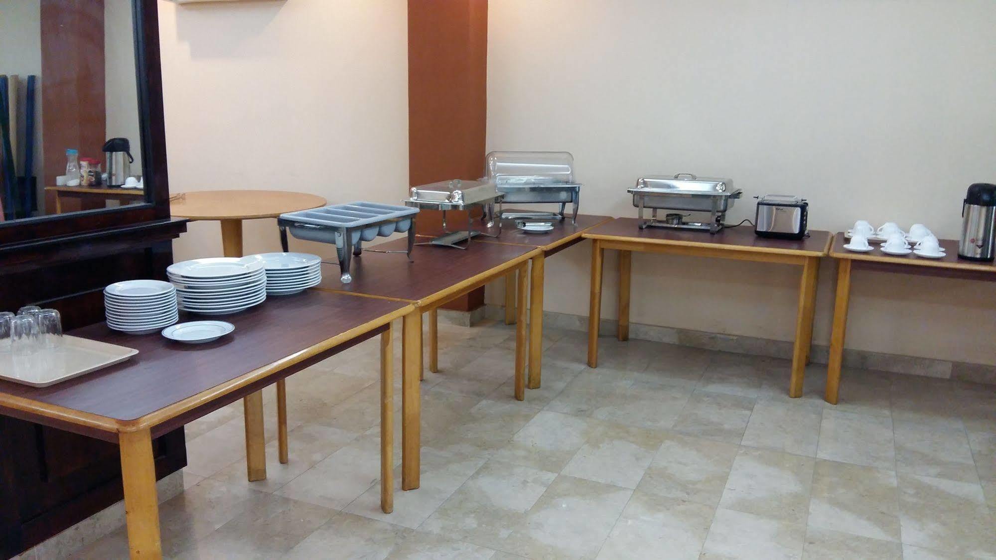 โอโย 117 มาเจสติก โฮเต็ล Hotel Wadi Kabir ภายนอก รูปภาพ